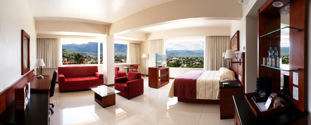 Hotel Fortin Plaza Oaxaca Екстериор снимка