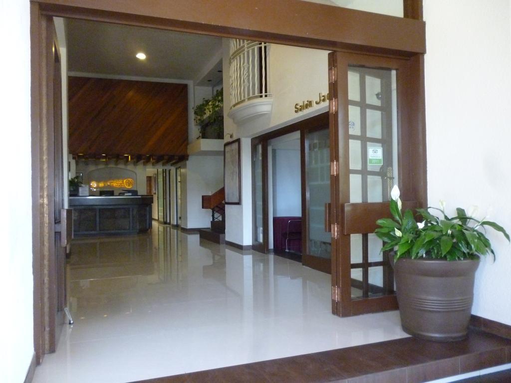 Hotel Fortin Plaza Oaxaca Екстериор снимка